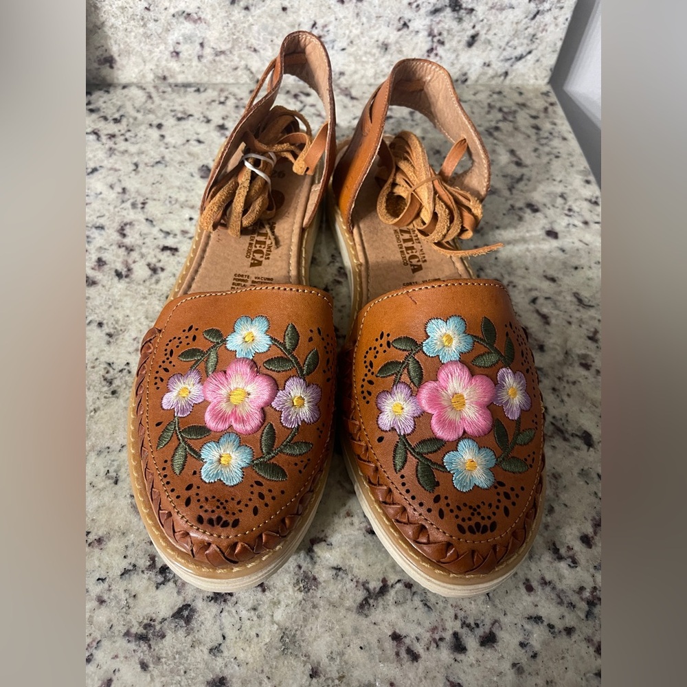 Tan Leather Floral Embroidered Women's Shoes